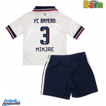 Bayern Munich Kim Min-jae #3 Bortedraktsett Barn 2026-27 Kortermet (+ Korte bukser)